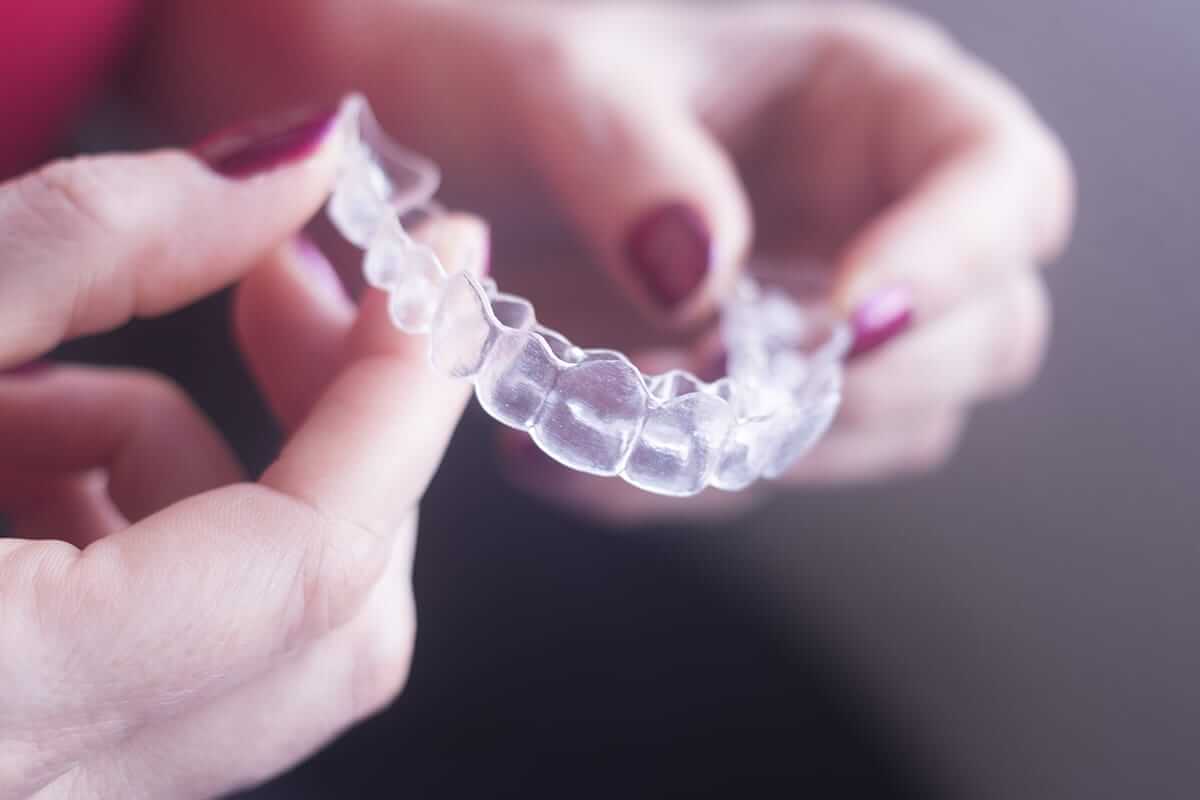 How to Straighten Teeth Without Braces?